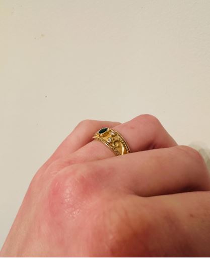 14kt yellow solid gold emerald ring