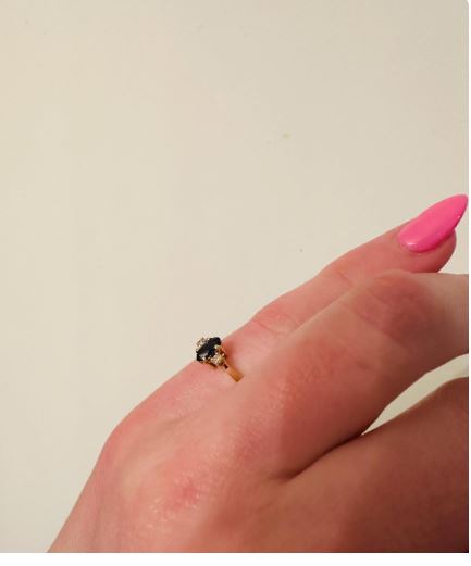 14kt yellow solid gold sapphire ring