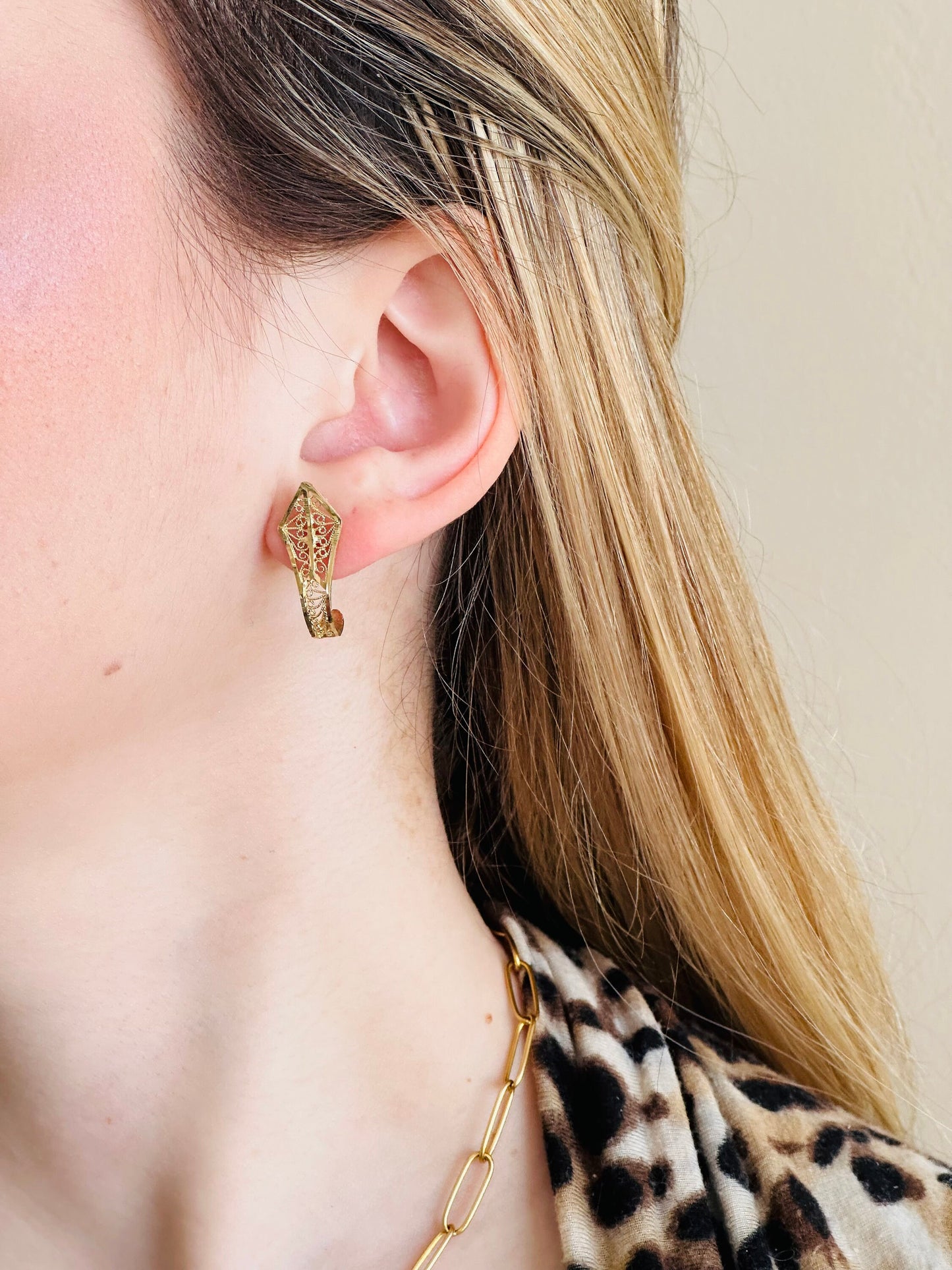 14kt solid yellow gold filigree post earrings vintage long drop