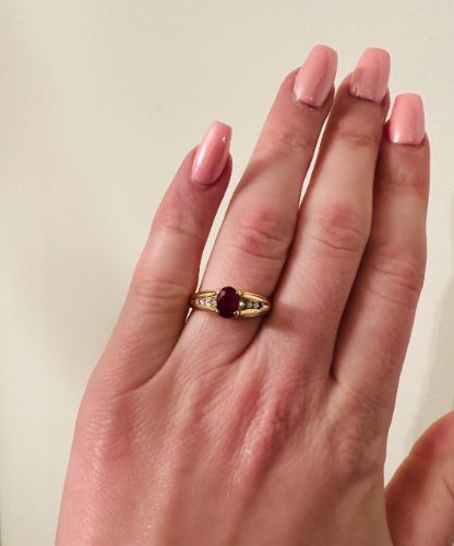 14kt  solid yellow gold ruby vintage ring