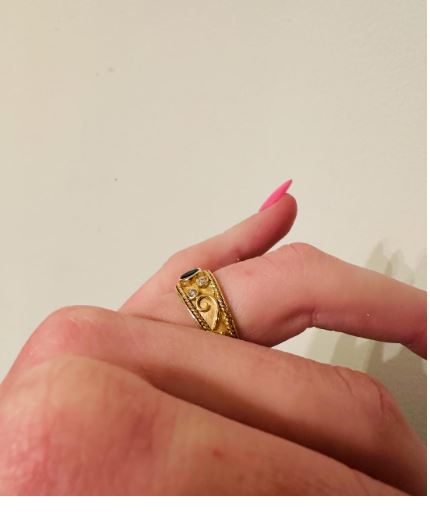 14kt yellow solid gold emerald ring