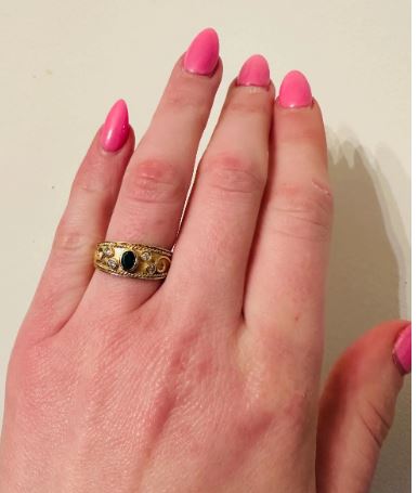 14kt yellow solid gold emerald ring