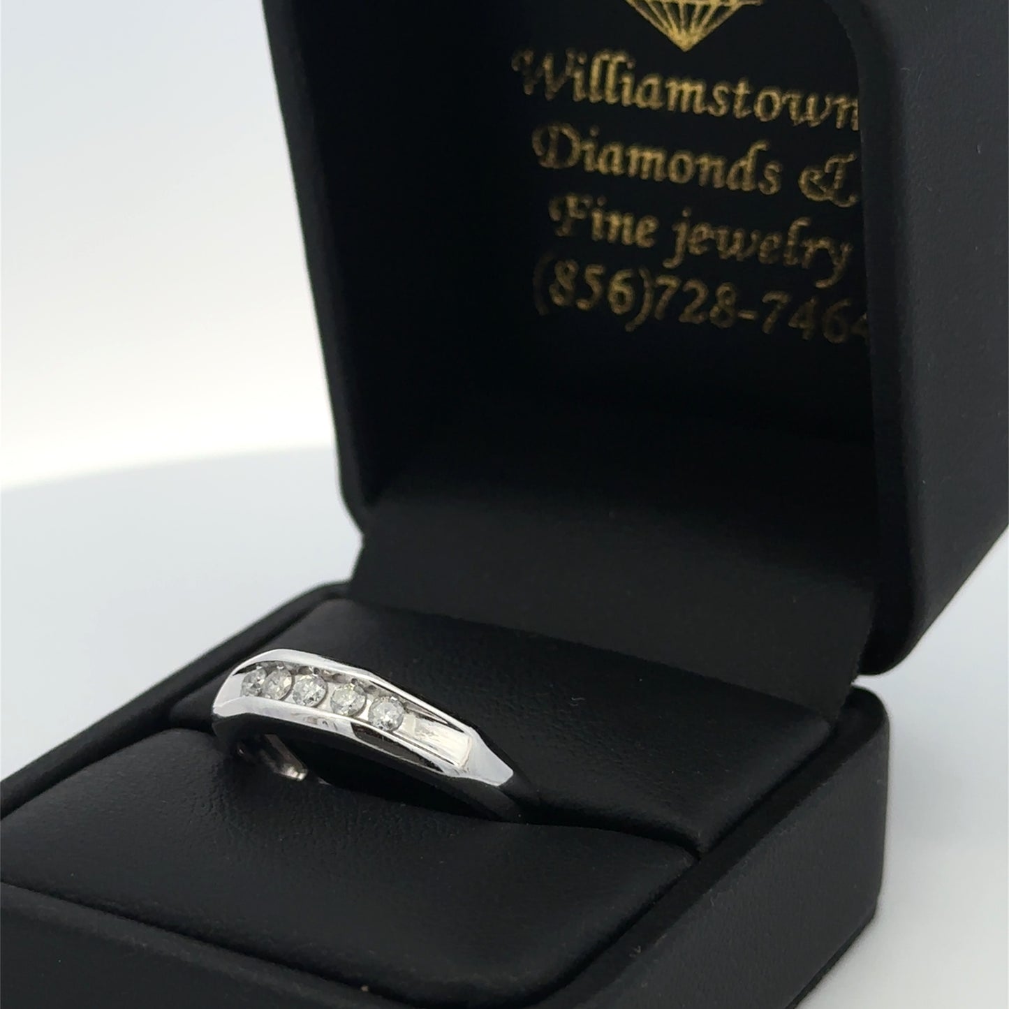 14kt white gold  ring  vintage  channel set