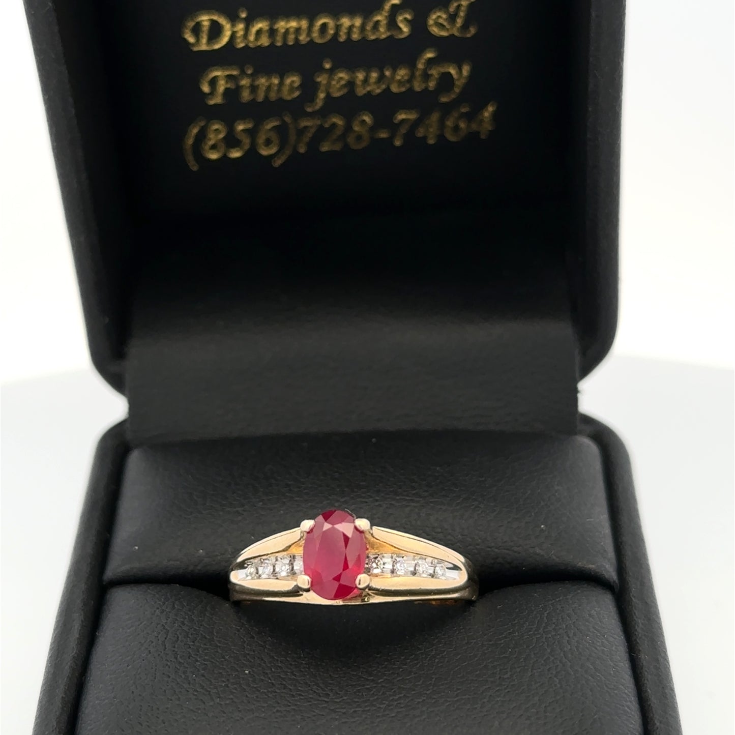 14kt  solid yellow gold ruby vintage ring