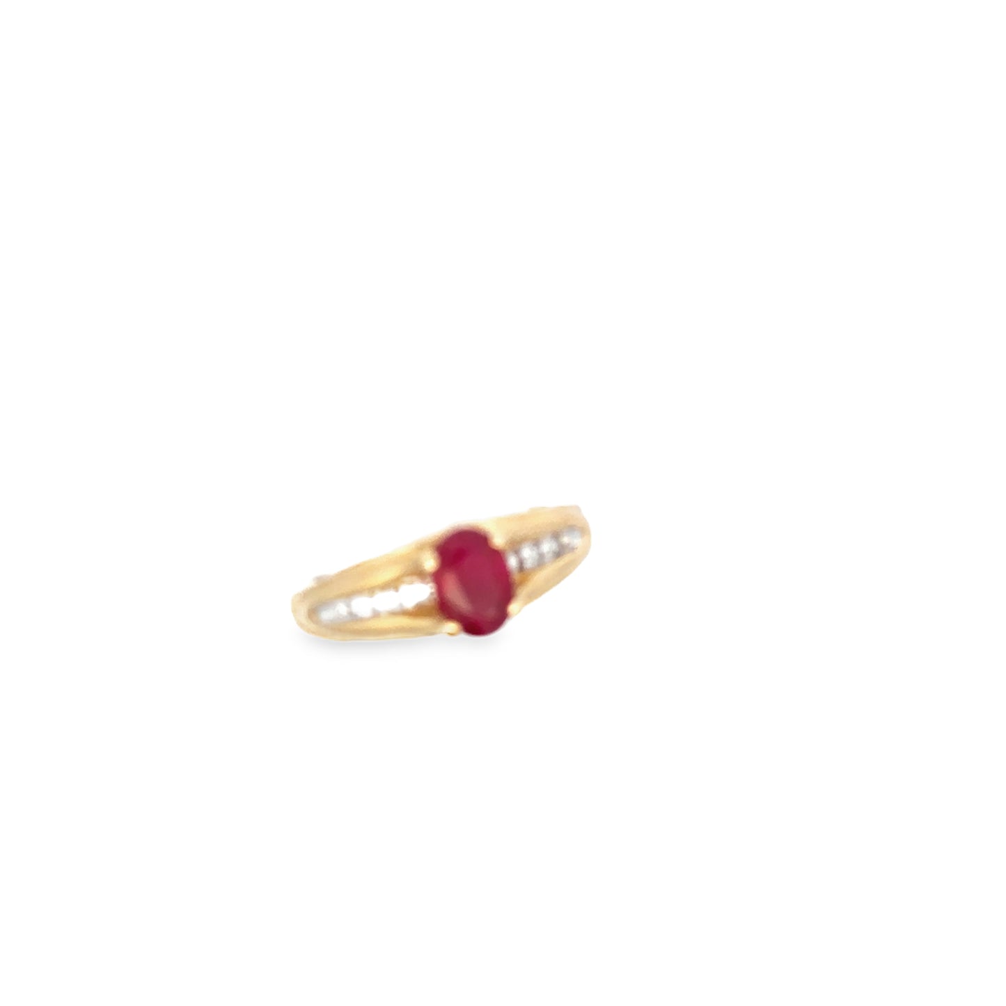 14kt  solid yellow gold ruby vintage ring