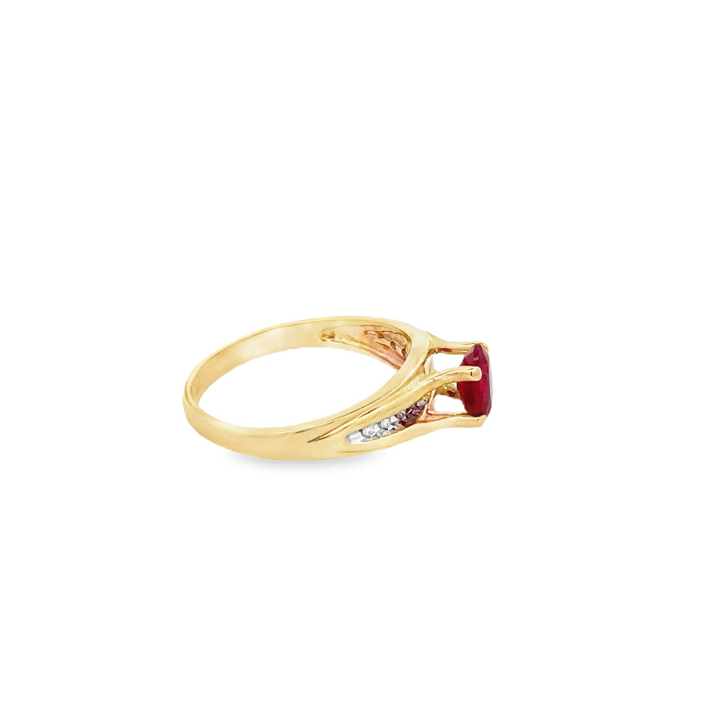14kt  solid yellow gold ruby vintage ring