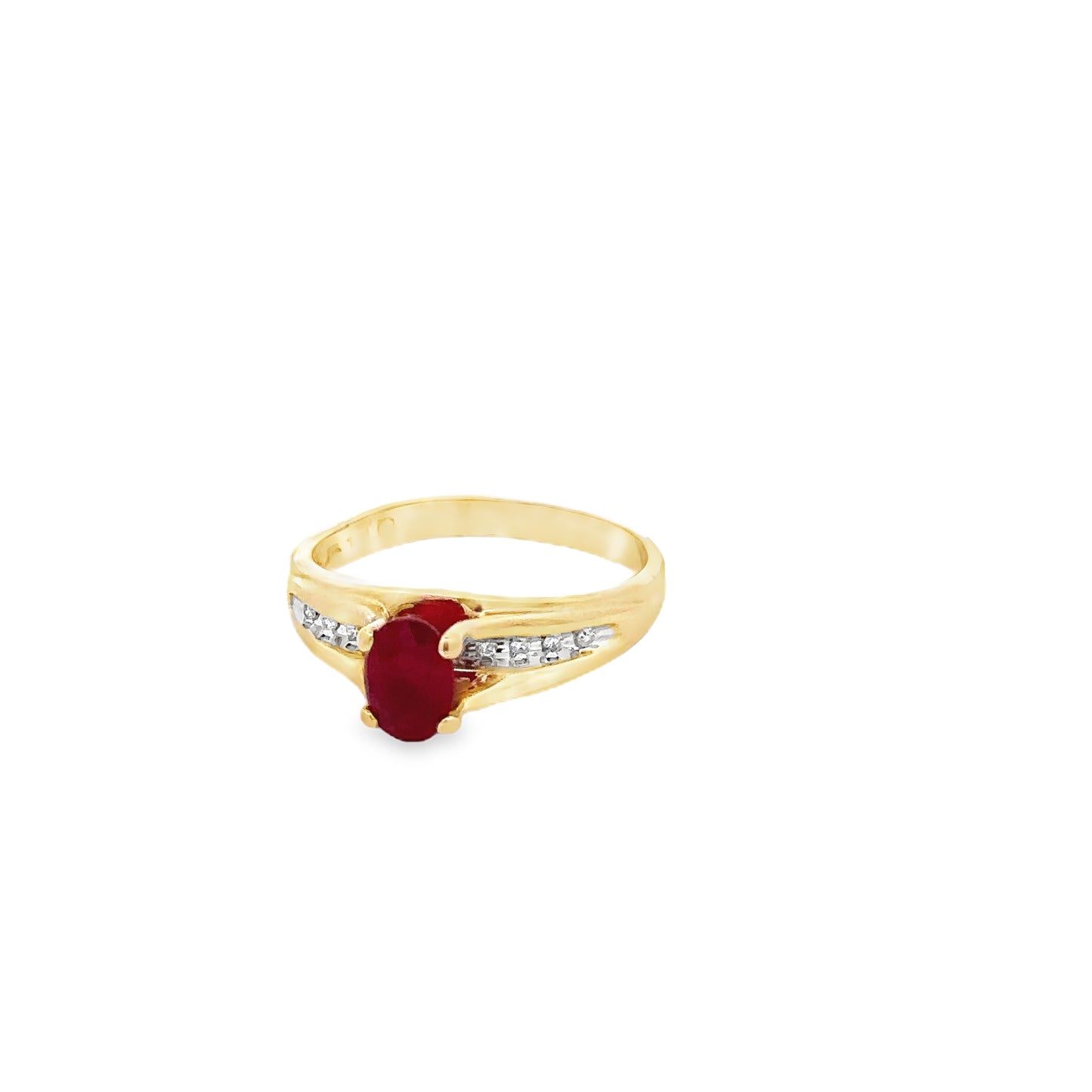 14kt  solid yellow gold ruby vintage ring