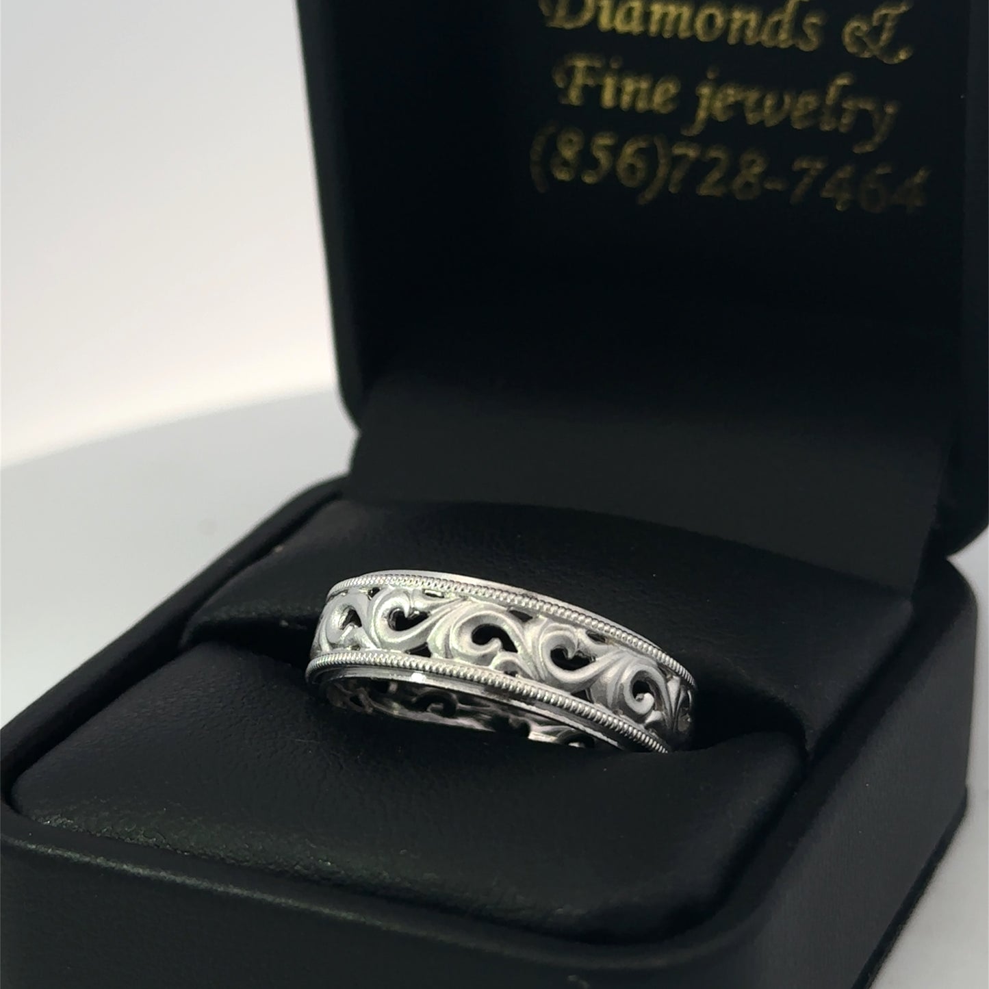 14kt white solid gold wedding band