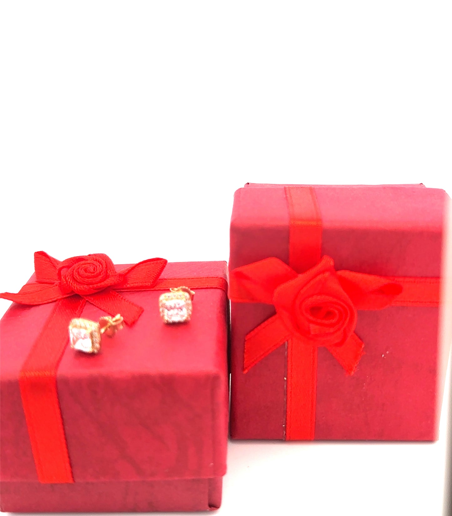 14kt yellow solid gold CZ square earrings