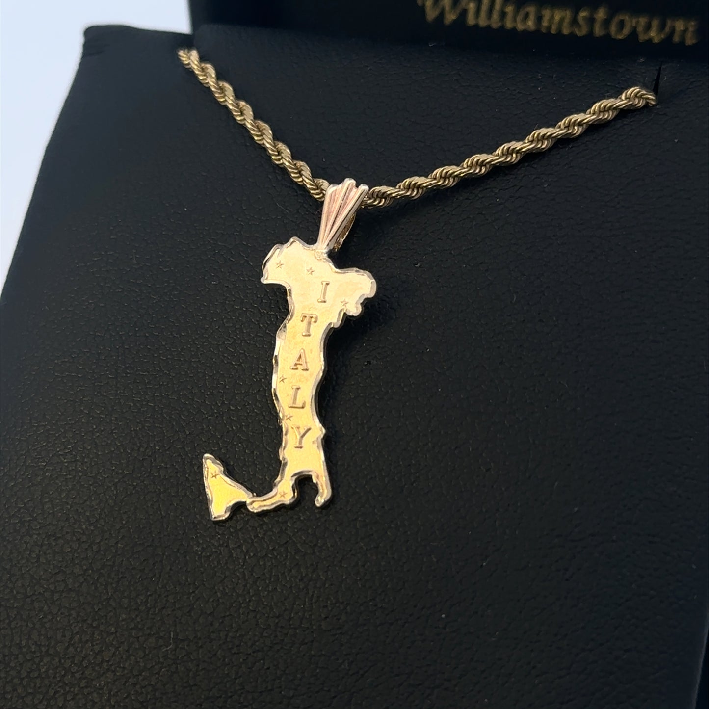 Vintage 14kt yellow gold italy charm