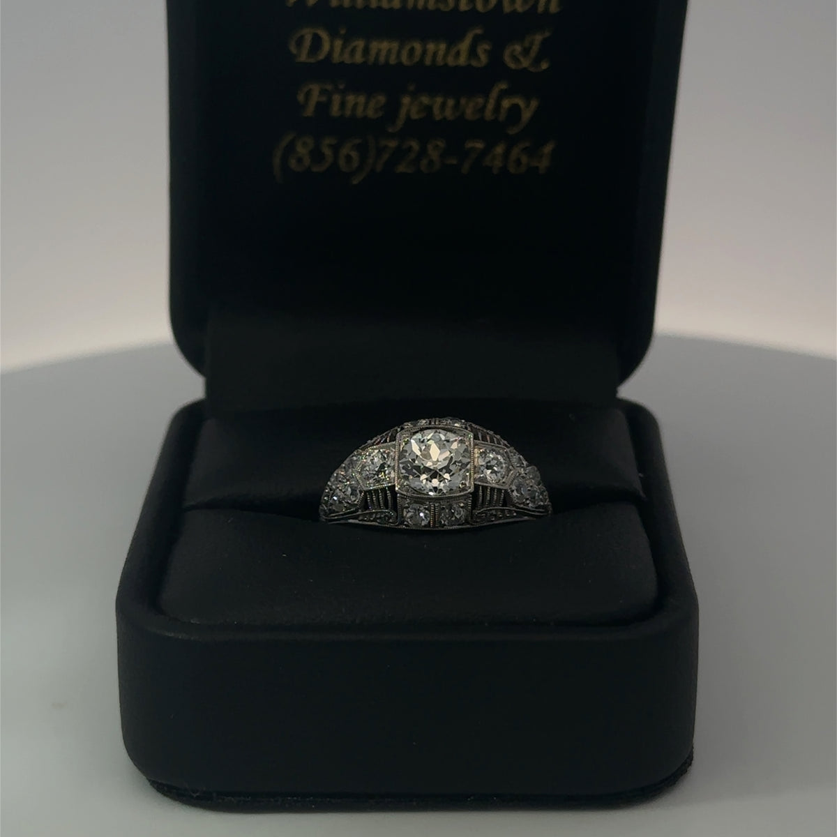 Antique 1930s Platinum 1.50 CTW Diamond Art Deco Filigree Ring