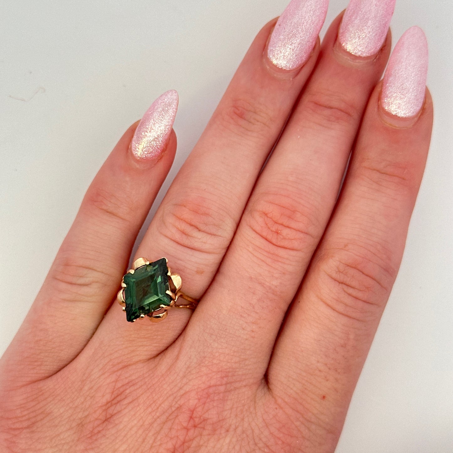 Vintage 10K Yellow Solid Gold Ring Green Synthetic Gemstone – Statement Cocktail Ring – Estate Jewelry