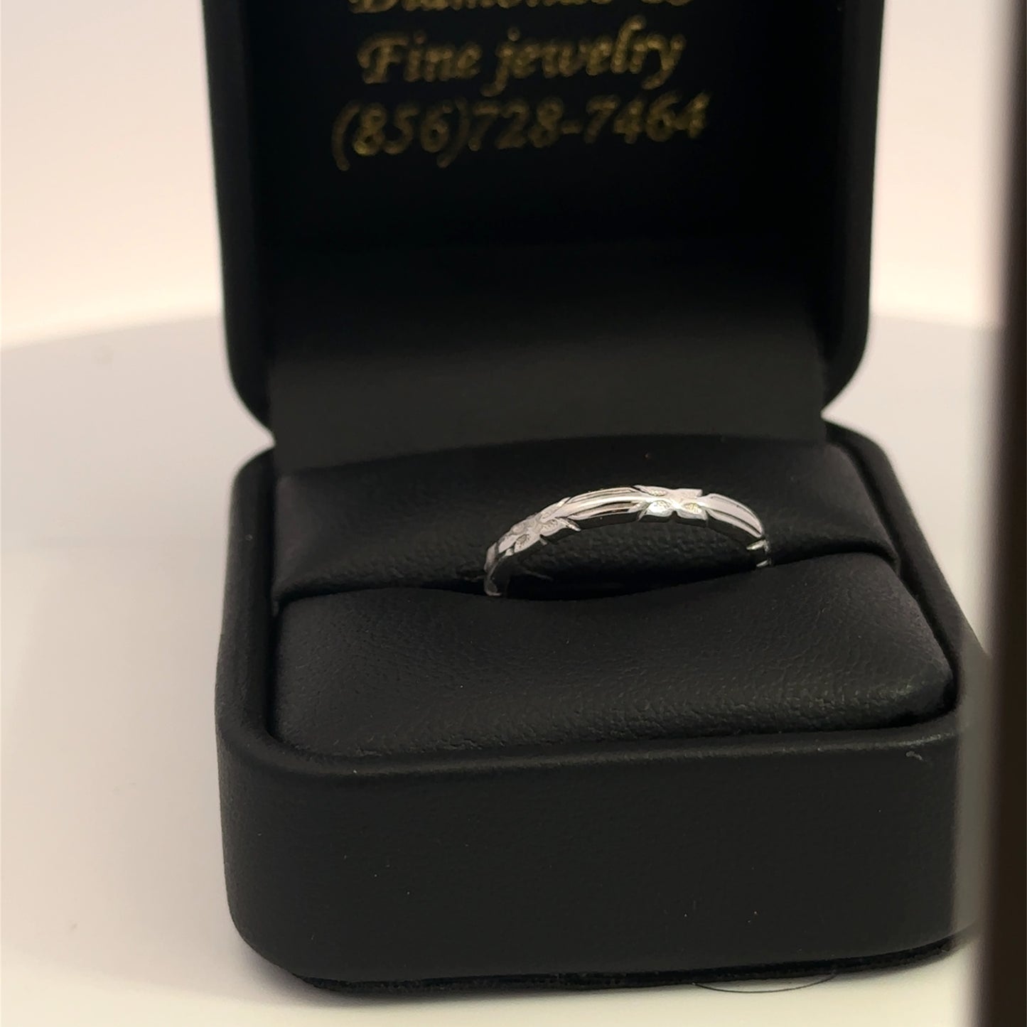 14kt white solid gold vintage band
