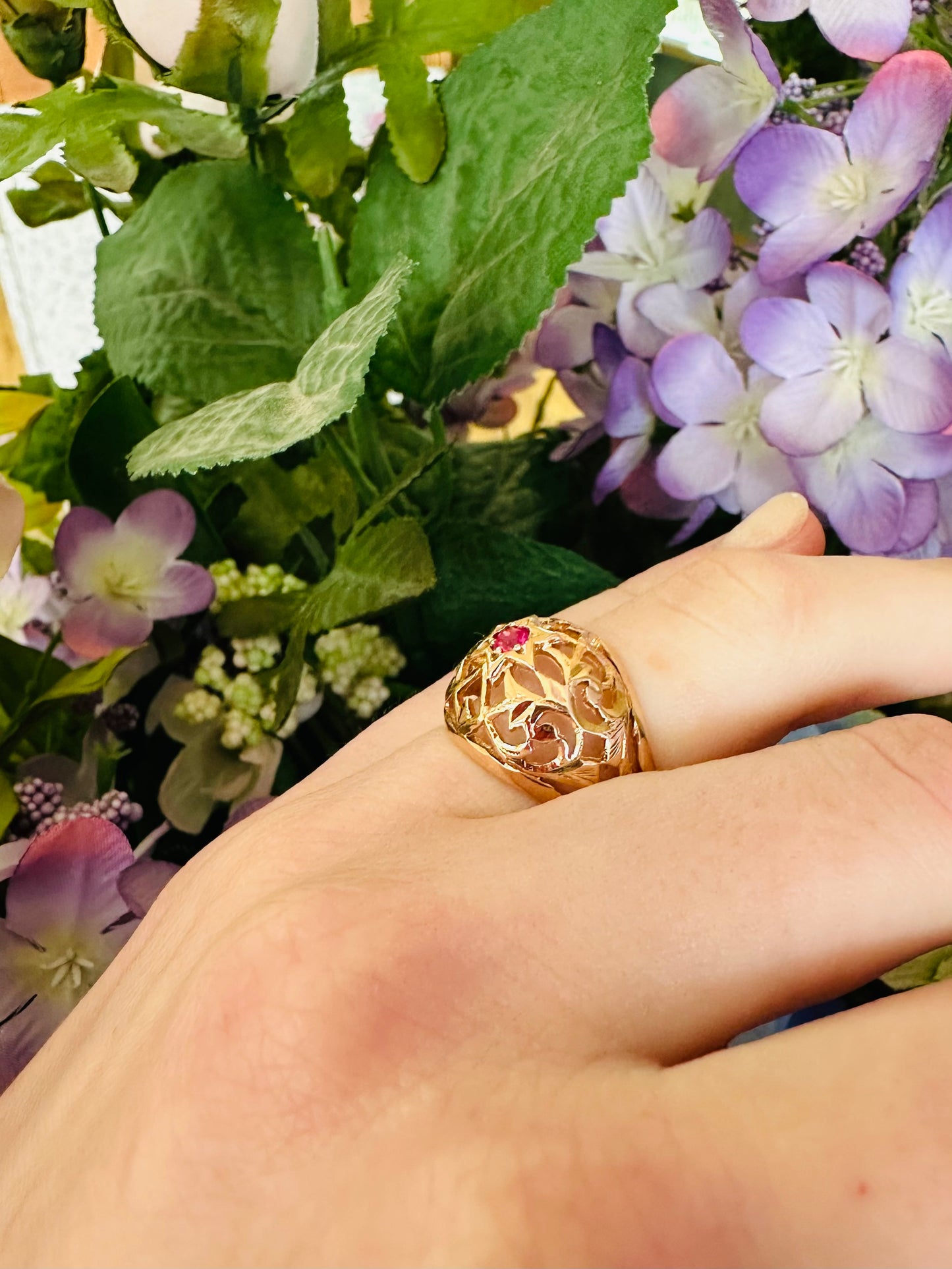 14kt yellow solid  gold   vintage ring with ruby