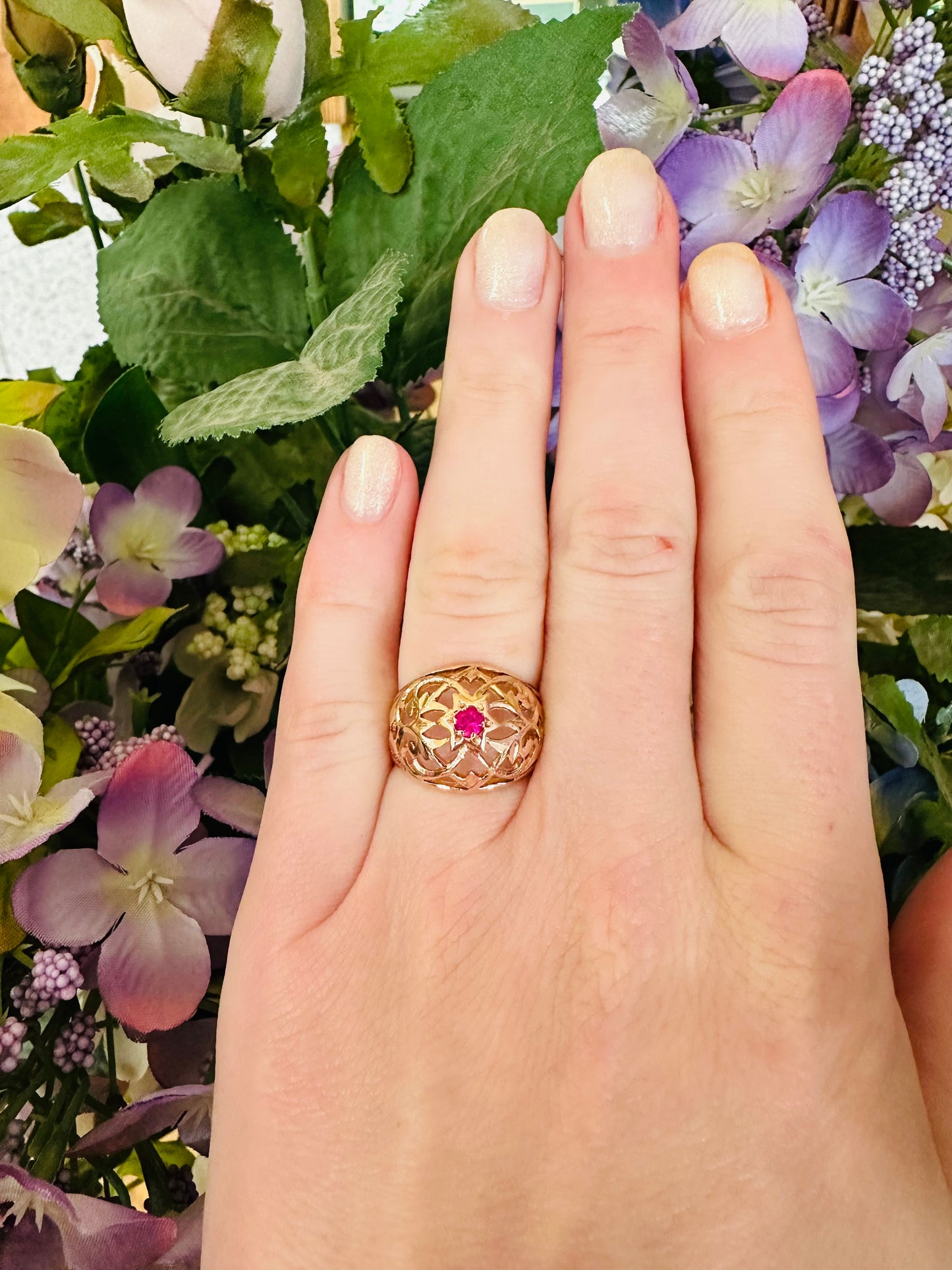14kt yellow solid  gold   vintage ring with ruby