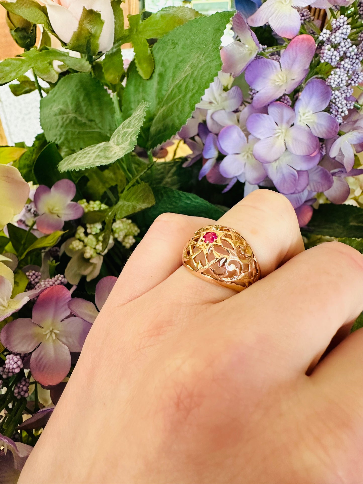 14kt yellow solid  gold   vintage ring with ruby