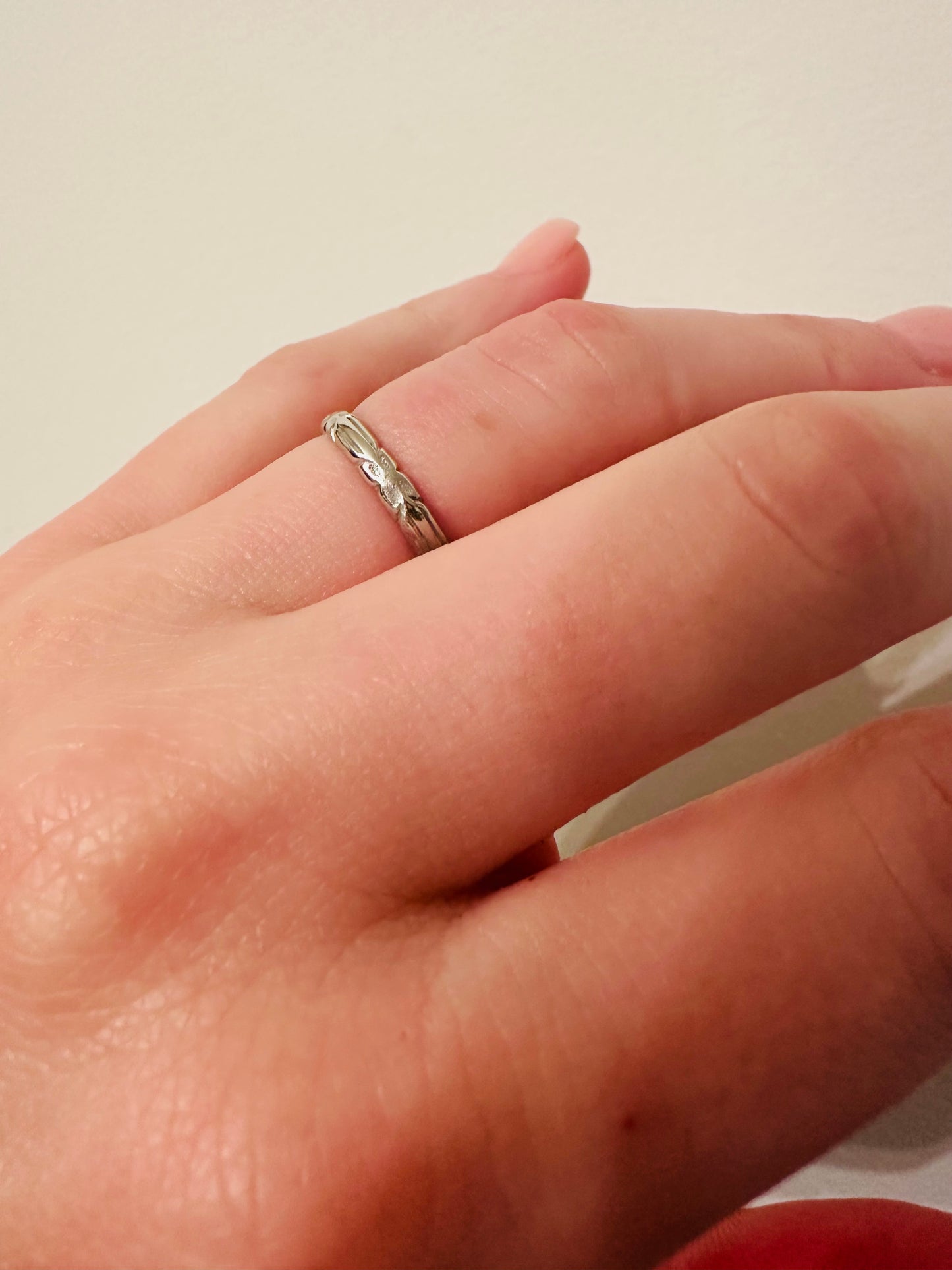 14kt white solid gold vintage band