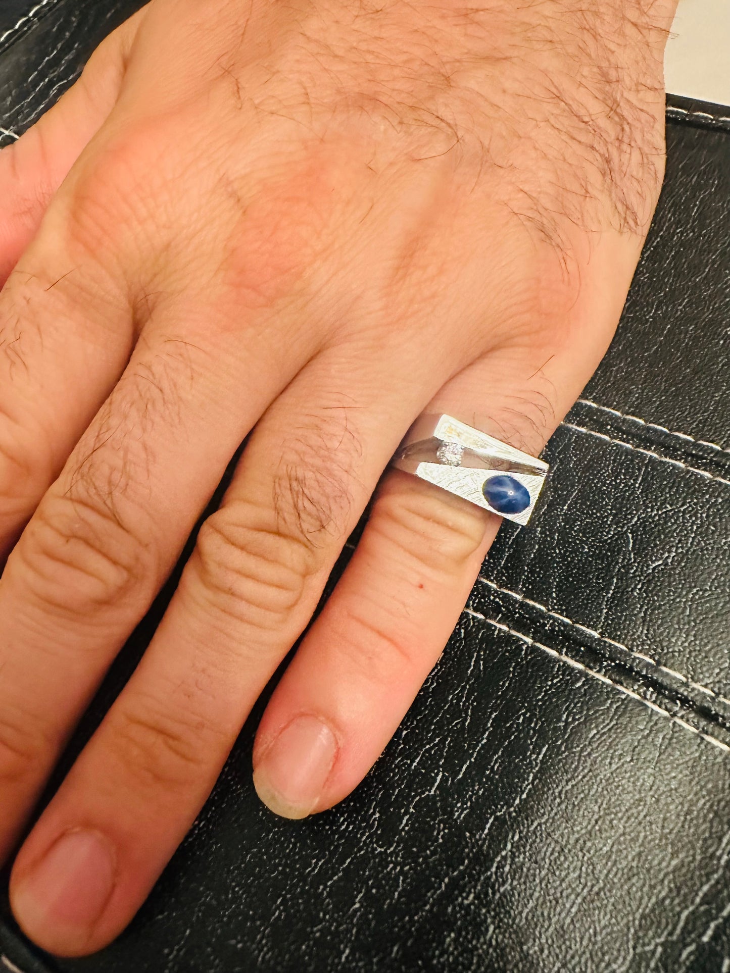 14kt white solid gold ring with diamond and lindy blue star