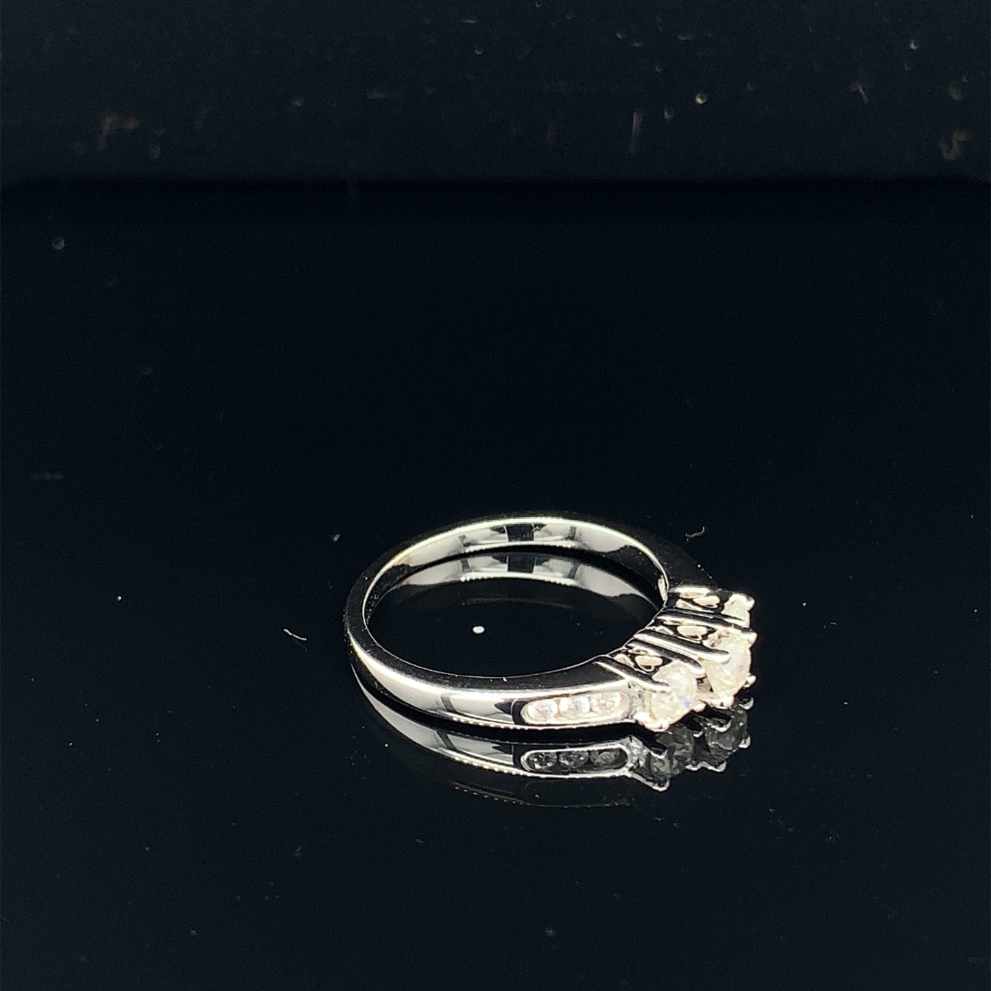 14KT solid White Gold Ring 3 Diamonds Approx 50pts total weight