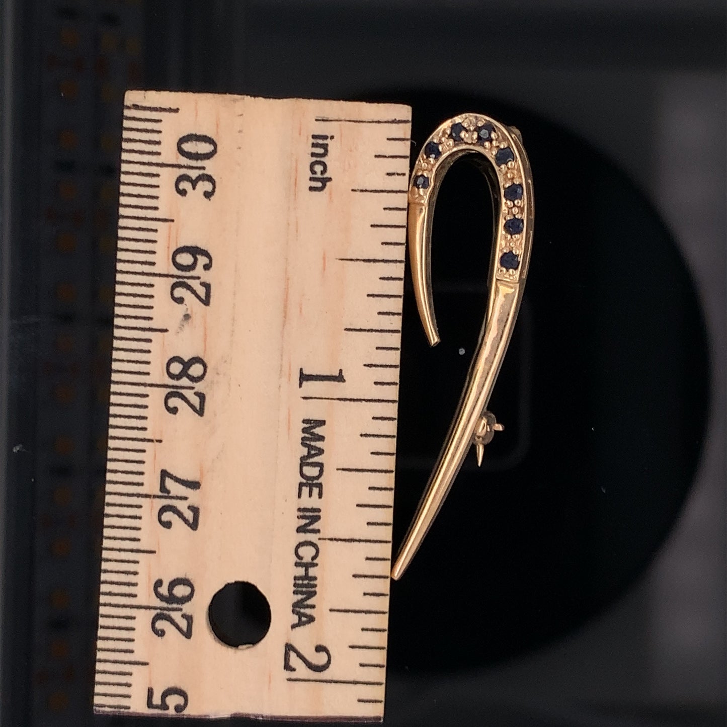 14kt Yellow Gold Pin with Genuine Sapphires