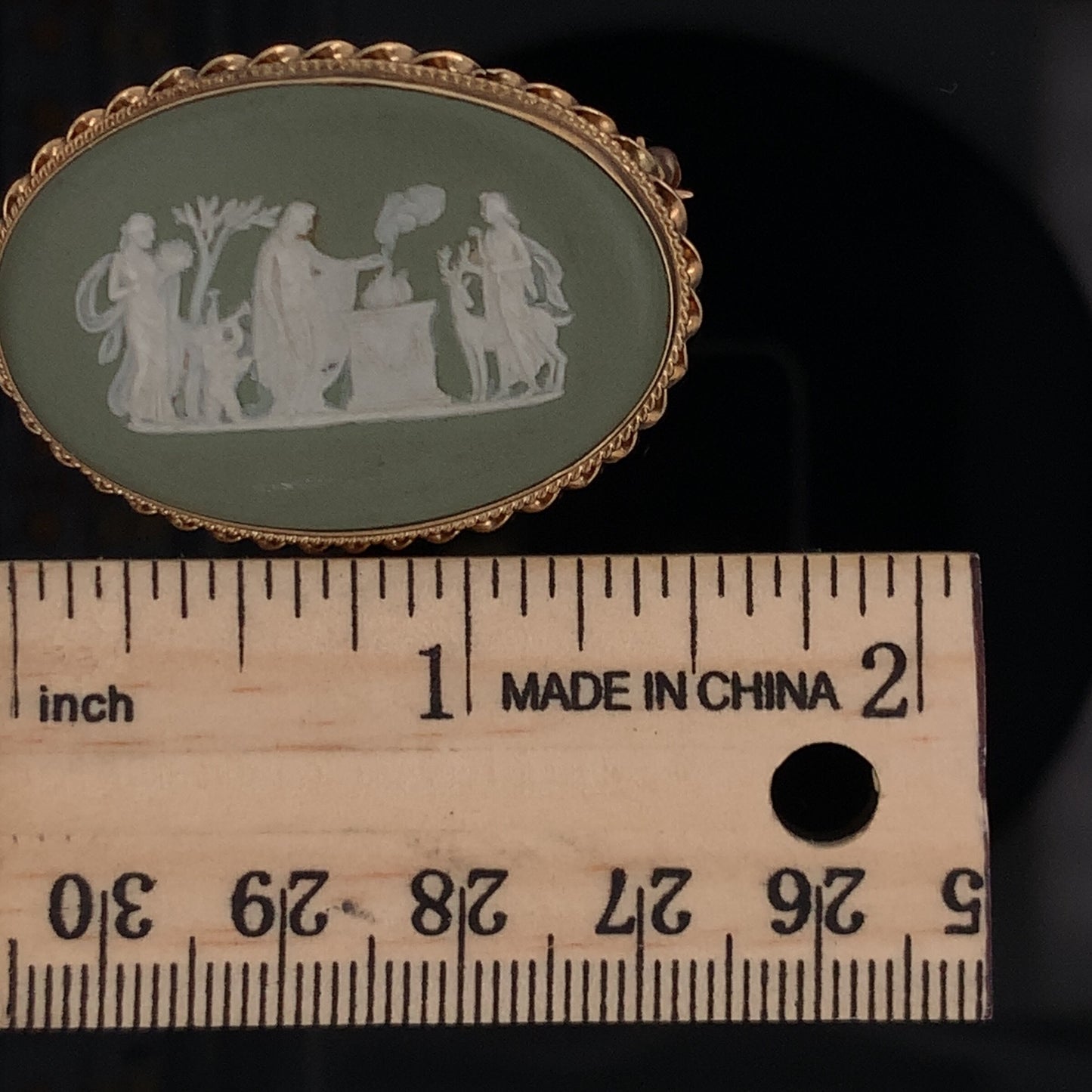 14kt Solid Yellow Gold Green Wedgewood Pin