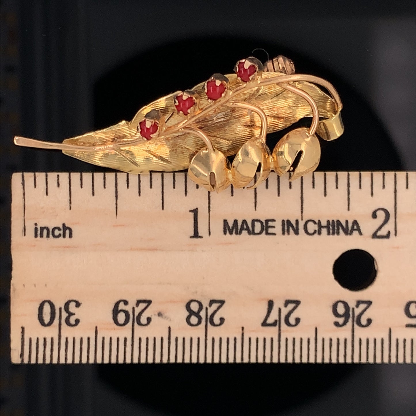 18kt Solid Yellow Gold Red stone Pin