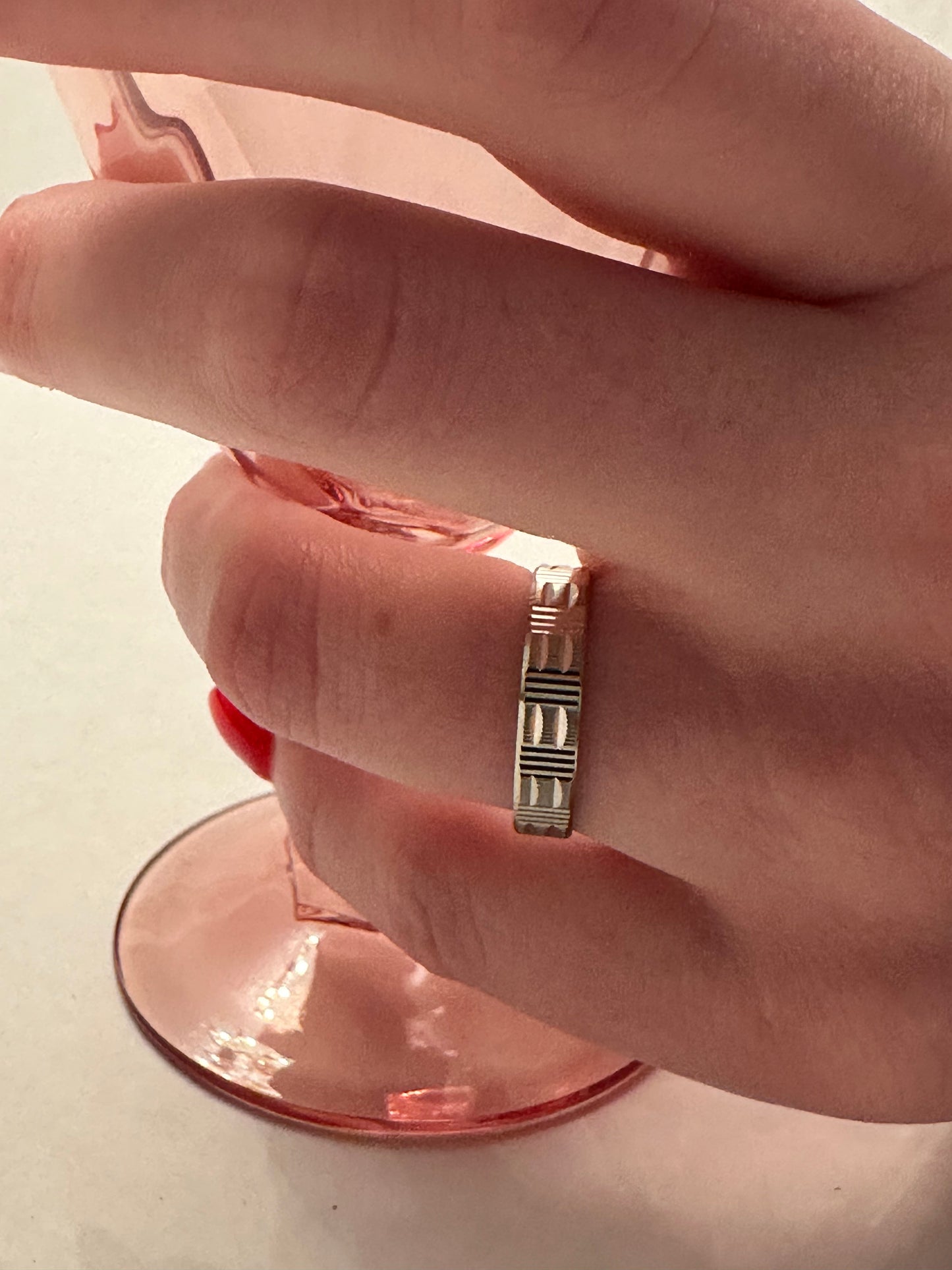 14KT white gold vintage wedding band