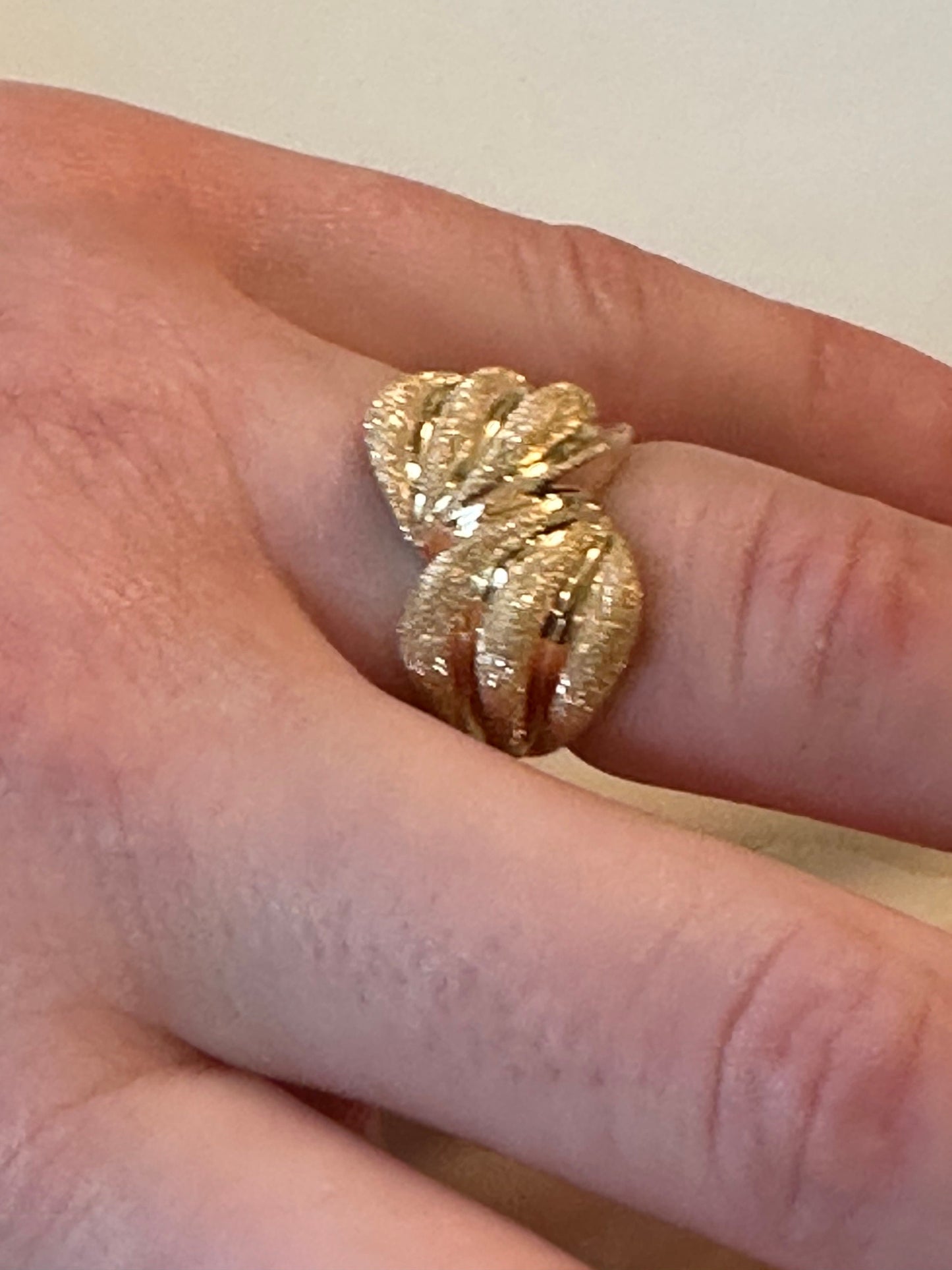 14kt yellow gold vintage sparkle ring