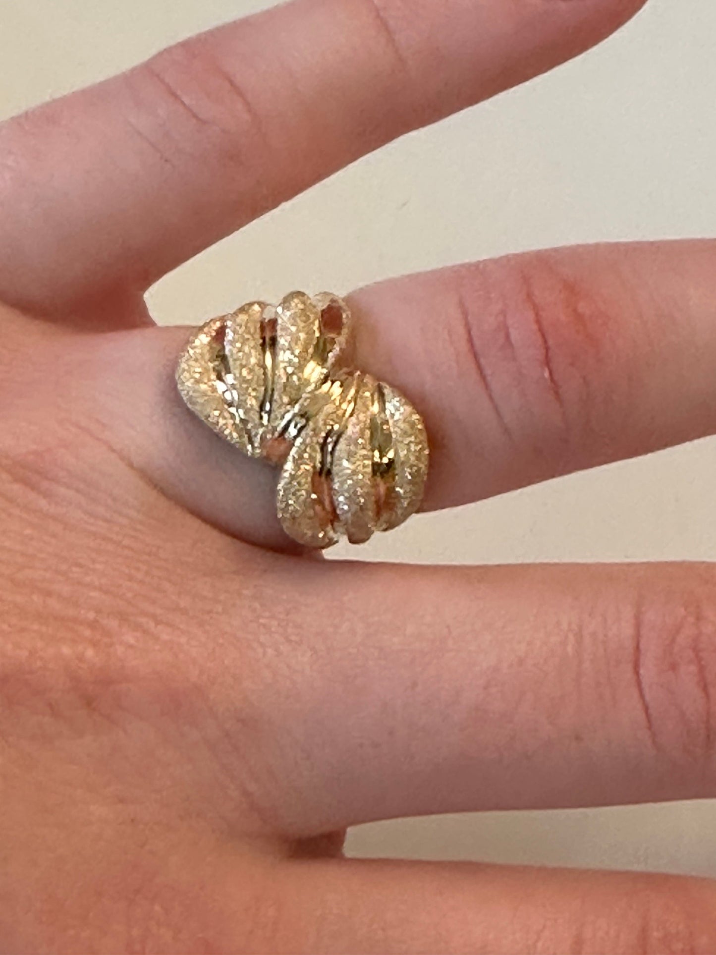 14kt yellow gold vintage sparkle ring
