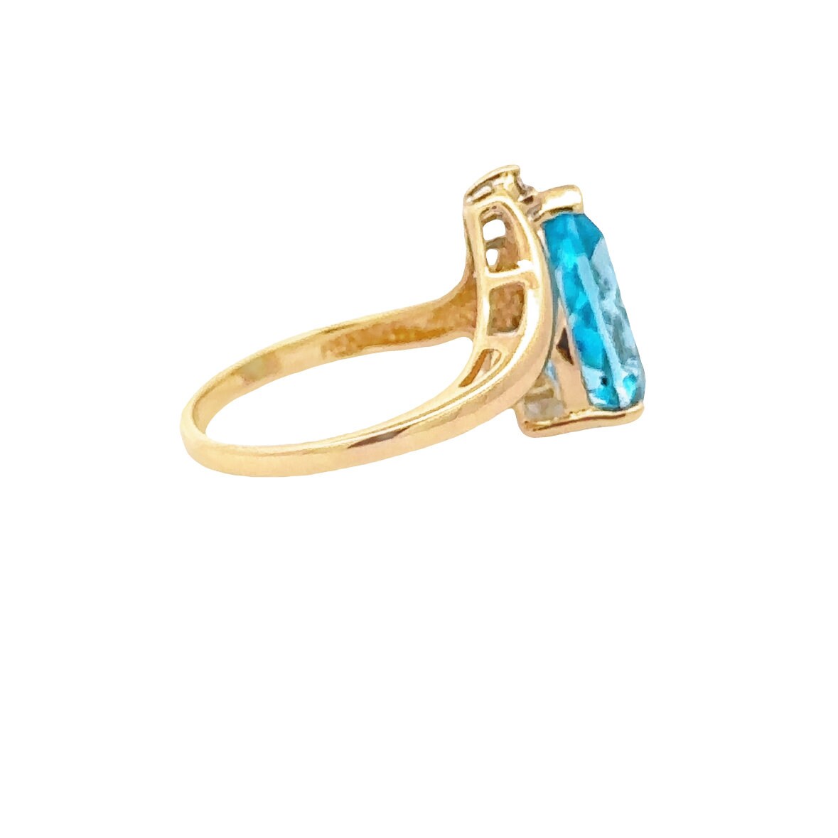 14kt yellow gold blue topaz ring vintage